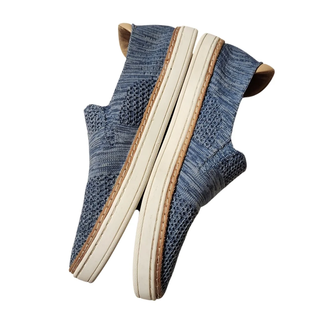 UGG Sammy Cushioned Slip-On Sneakers Women’s Sz 7 Blue Heather Loafers Comfort
